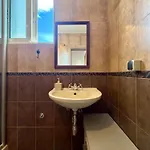 Апартаменты Entire Spacious With Free Parking Подгорица