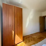 Entire Spacious With Free Parking Подгориця