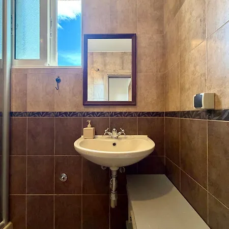 Appartement Entire Spacious With Free Parking Podgorica