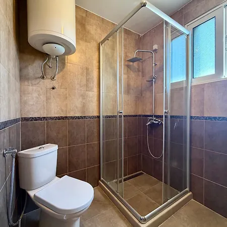 Entire Spacious With Free Parking Appartement Podgorica