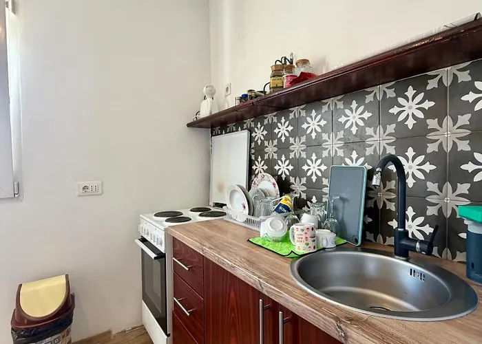 Διαμέρισμα Entire Spacious With Free Parking Ποντγορίτσα