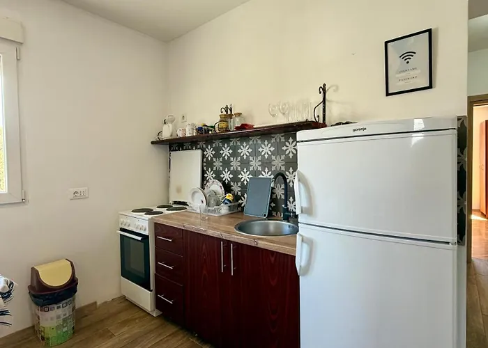 Entire Spacious With Free Parking Appartement *