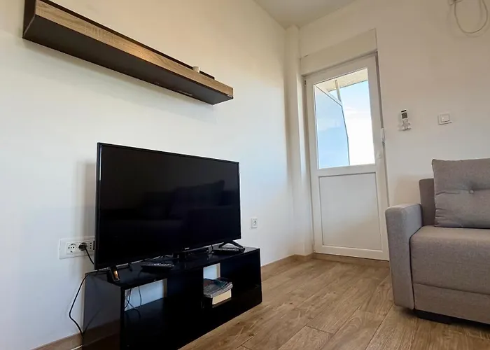 Entire Spacious With Free Parking *